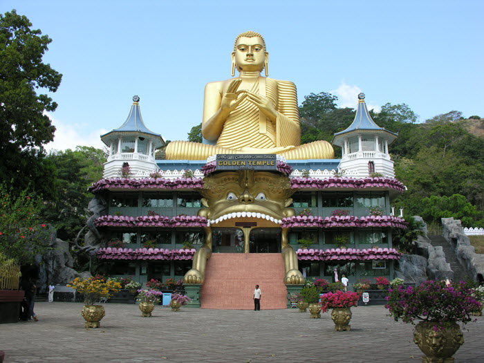 Golden-Temple-Dambulla